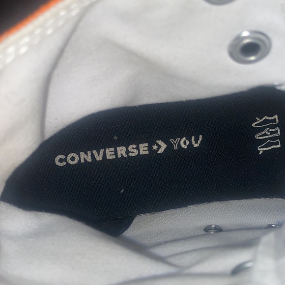 Converse - Picture 2 of 5